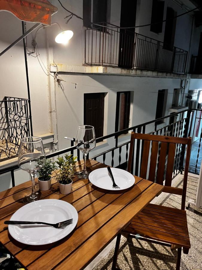 Orfeas Luxury Rooms & Studio Skopelos Town Bagian luar foto